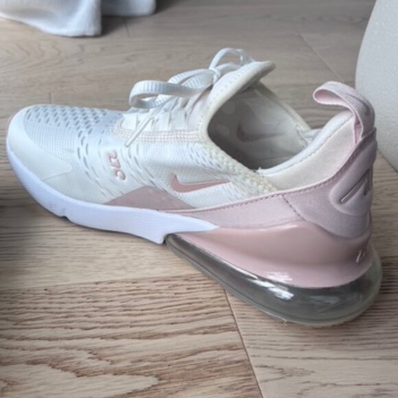 Women's Nike Air Max 270 Running Shoe - size 8 - Picture 3 of 6